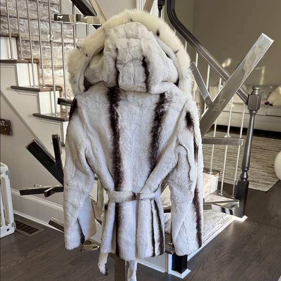 Elegant Real Fur Jacket - Picture 8 of 11